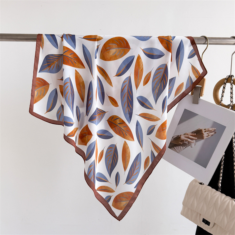 Sciarpe quadrate da 70 cm con  - Face Scarf Mask recensione e prezzo